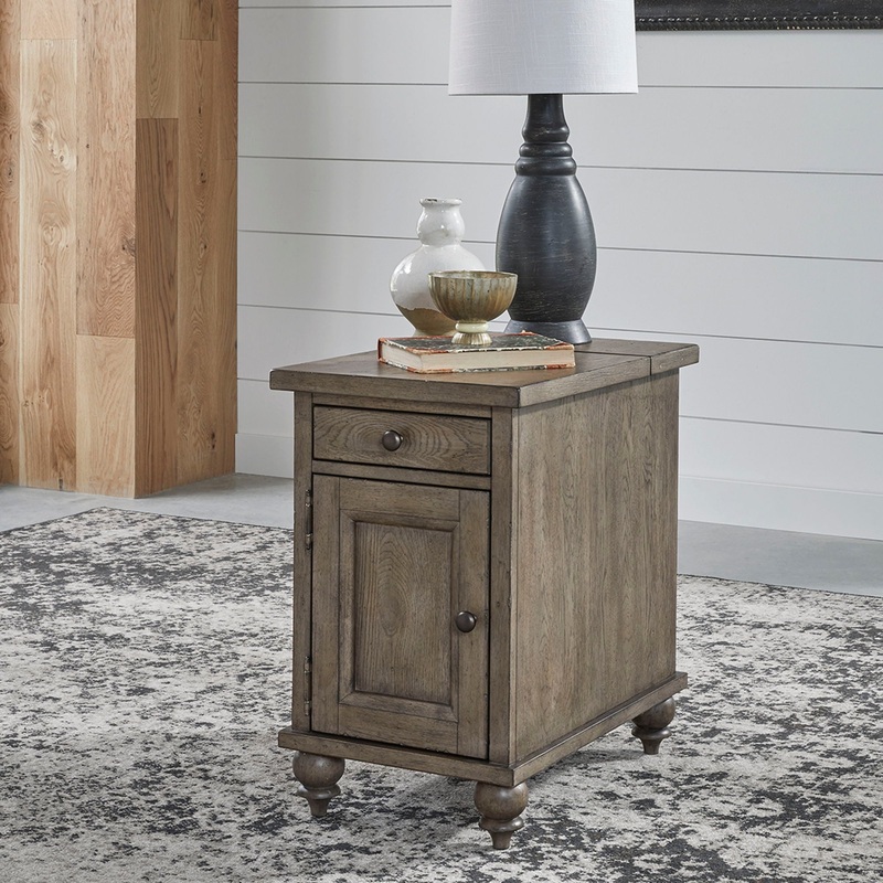 Americana Farmhouse – Chair Side Table – Light Brown