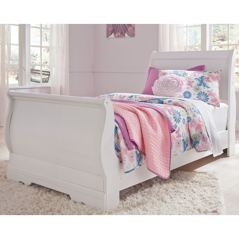 Anarasia – Sleigh Bed