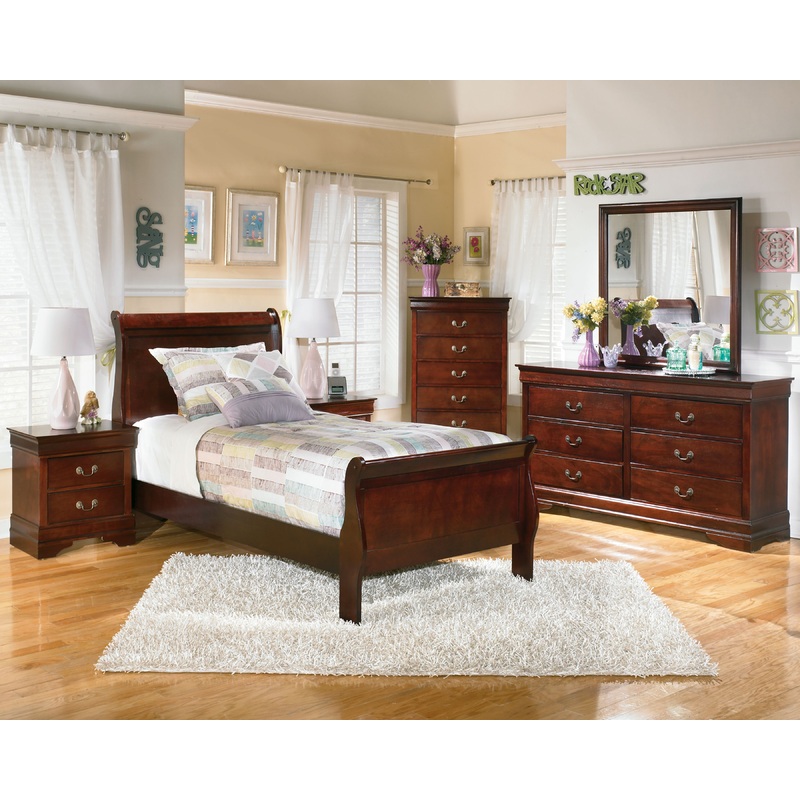Alisdair – Sleigh Bed Set