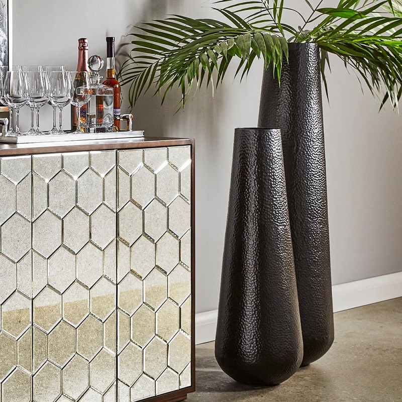 XC-22402/03 Black Vases – Set of 2